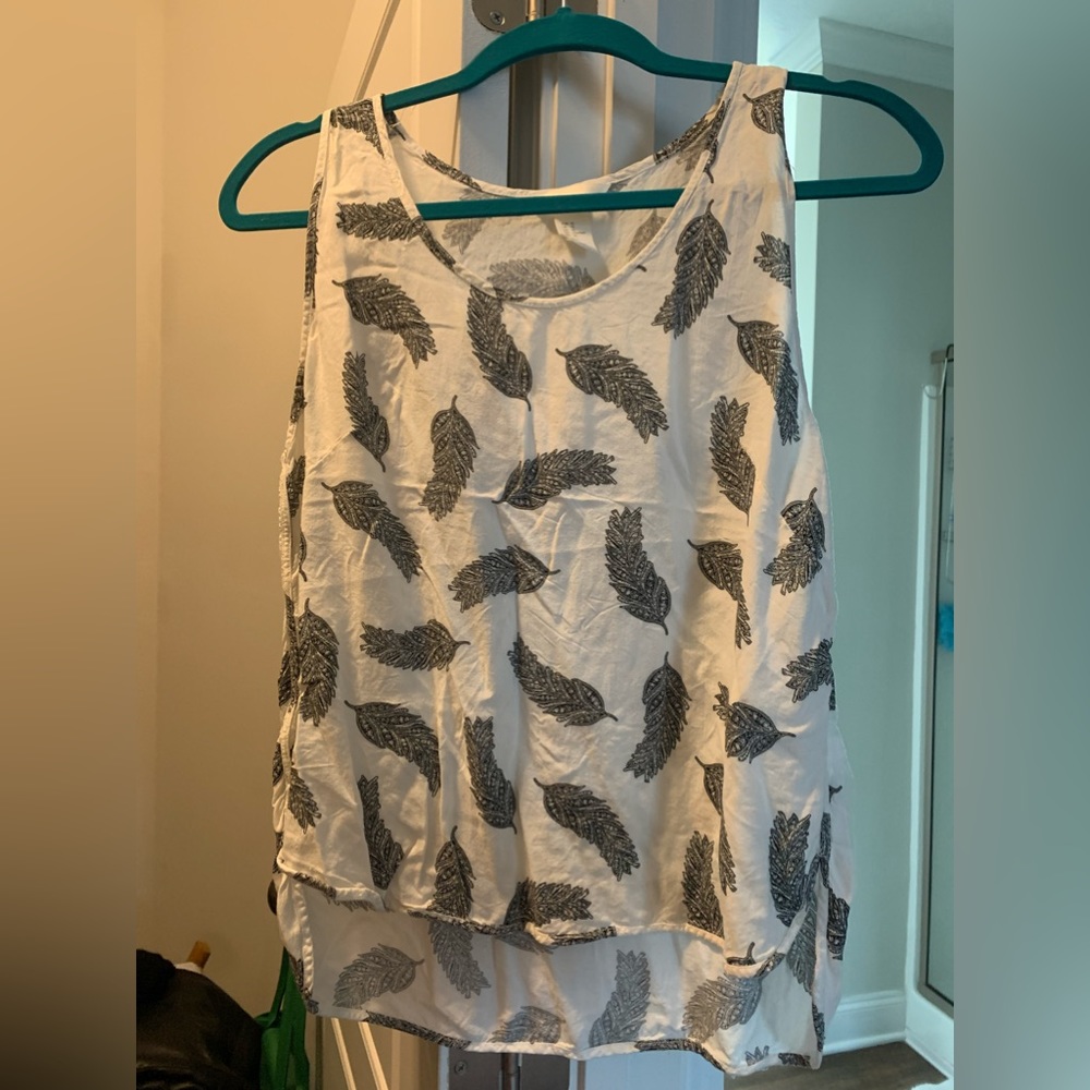 Cute feather top